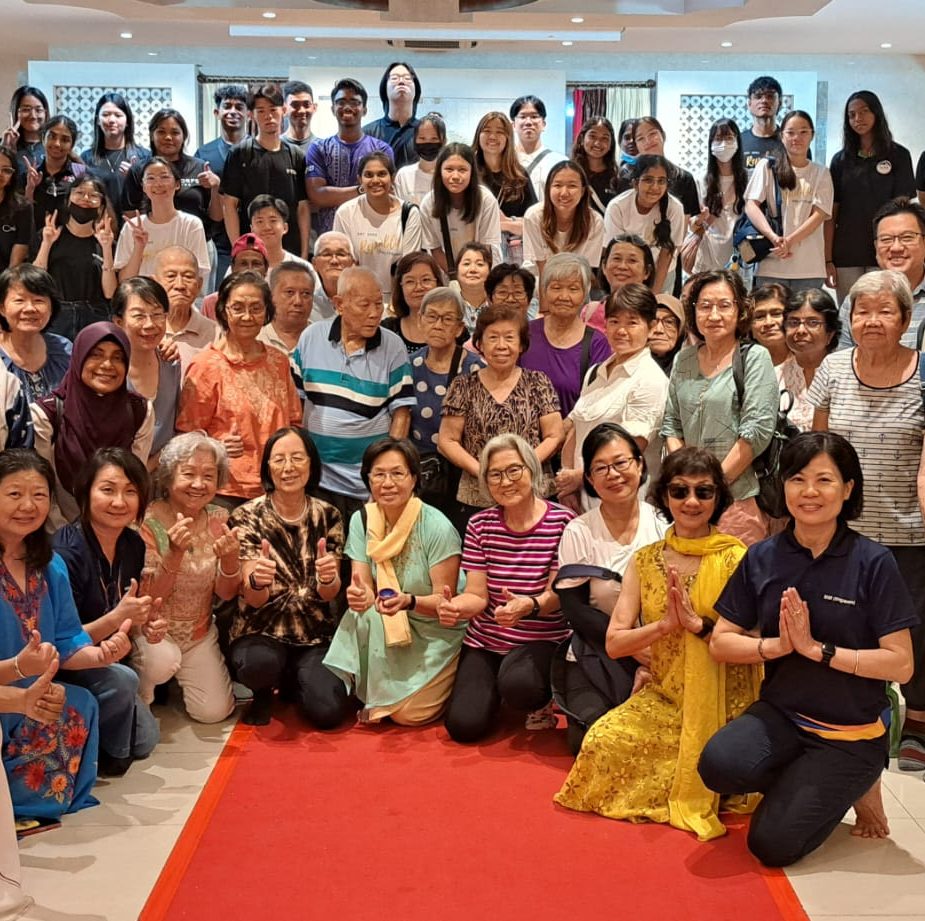 Seniors Visit Holy Tree Sri Balasubramaniar Temple