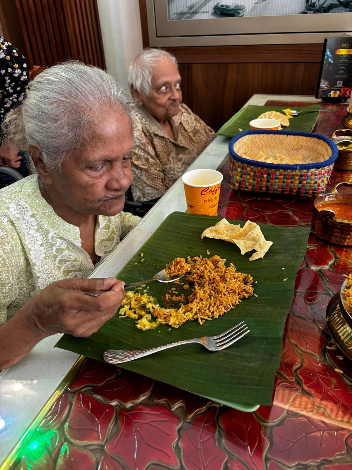 SNM Residents Visit Little India for Deepavali