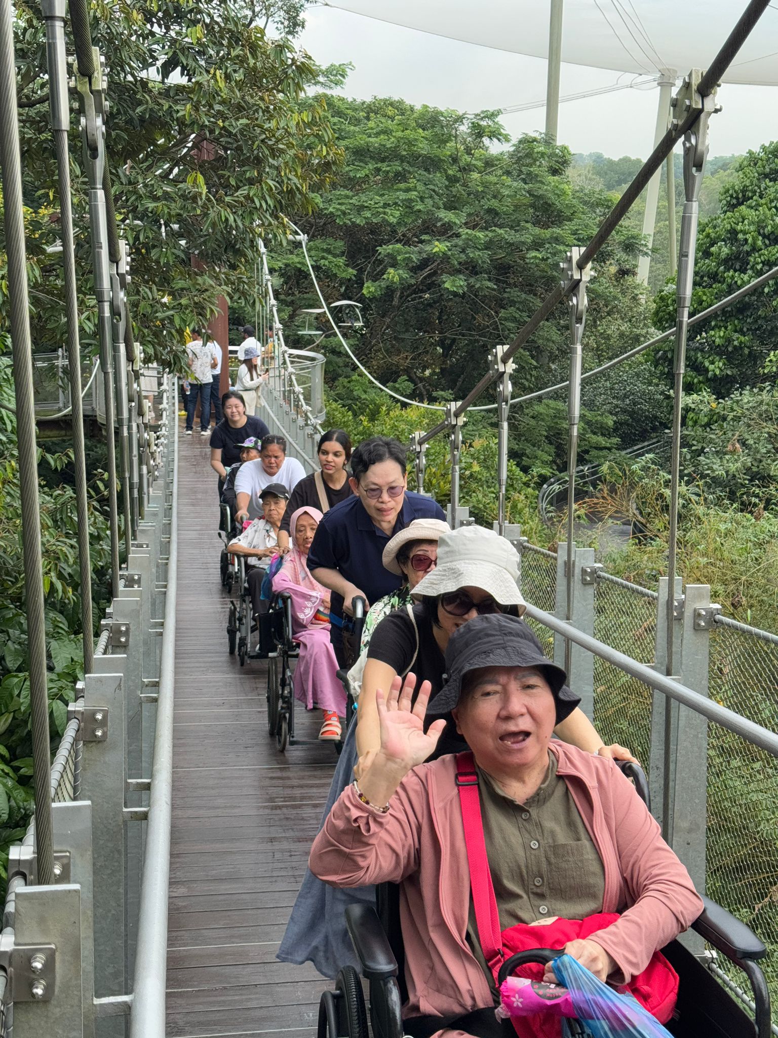 SNM Seniors Visit Bird Paradise