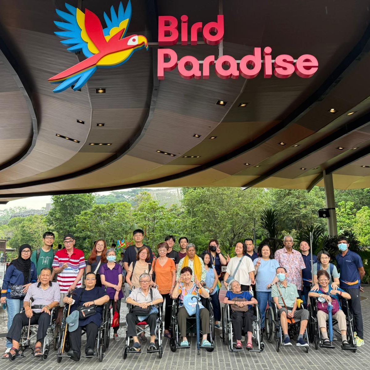 SNM Seniors Visit Bird Paradise
