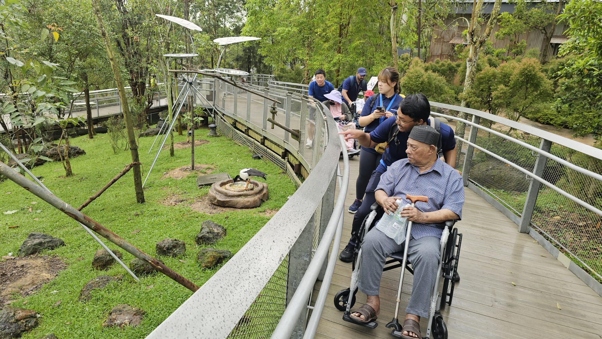 SNM Seniors Visit Bird Paradise