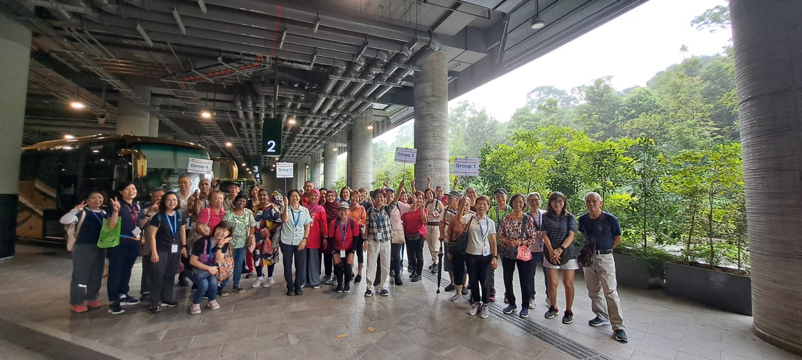 SNM Seniors Visit Bird Paradise