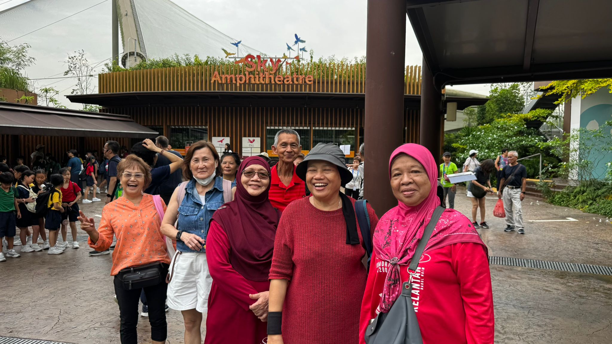 SNM Seniors Visit Bird Paradise