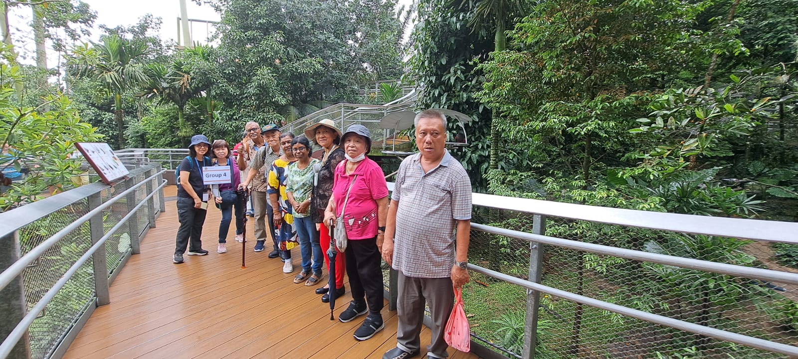 SNM Seniors Visit Bird Paradise